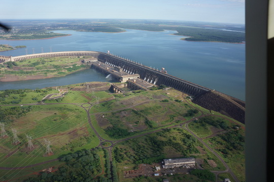 Vista area da Usina de Itaipu